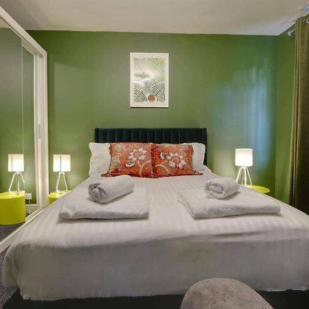 #Upmarket, Exceptional 4 Bed House, With Free Parking, Close To Amenities And Supermarkets Σέφιλντ Εξωτερικό φωτογραφία