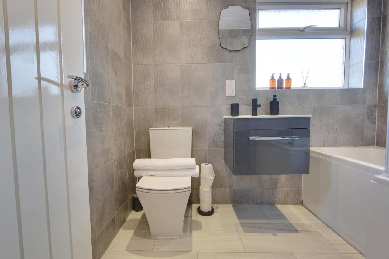 #Upmarket, Exceptional 4 Bed House, With Free Parking, Close To Amenities And Supermarkets Σέφιλντ Εξωτερικό φωτογραφία