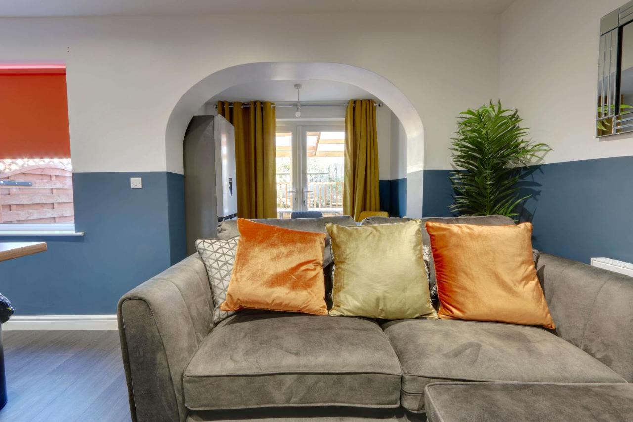 #Upmarket, Exceptional 4 Bed House, With Free Parking, Close To Amenities And Supermarkets Σέφιλντ Εξωτερικό φωτογραφία