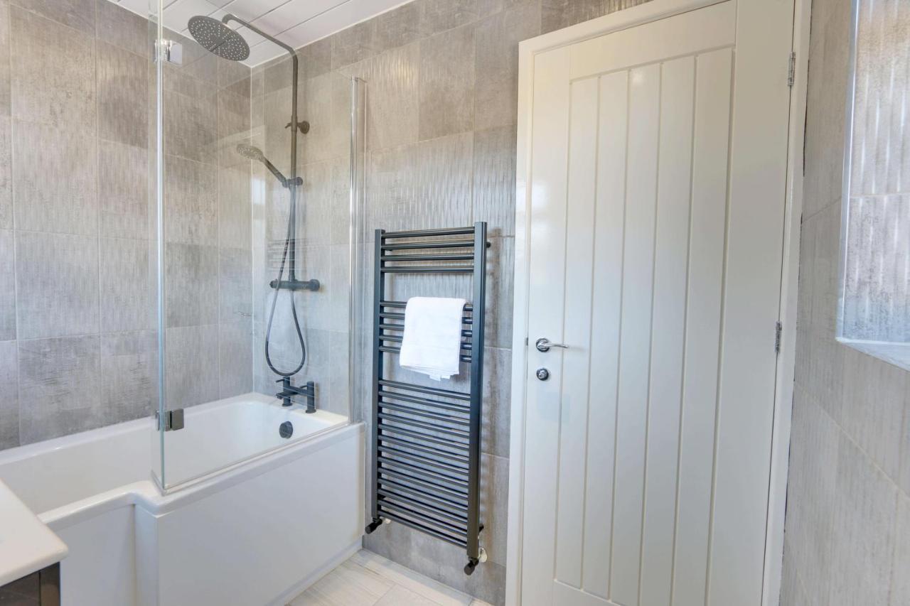 #Upmarket, Exceptional 4 Bed House, With Free Parking, Close To Amenities And Supermarkets Σέφιλντ Εξωτερικό φωτογραφία