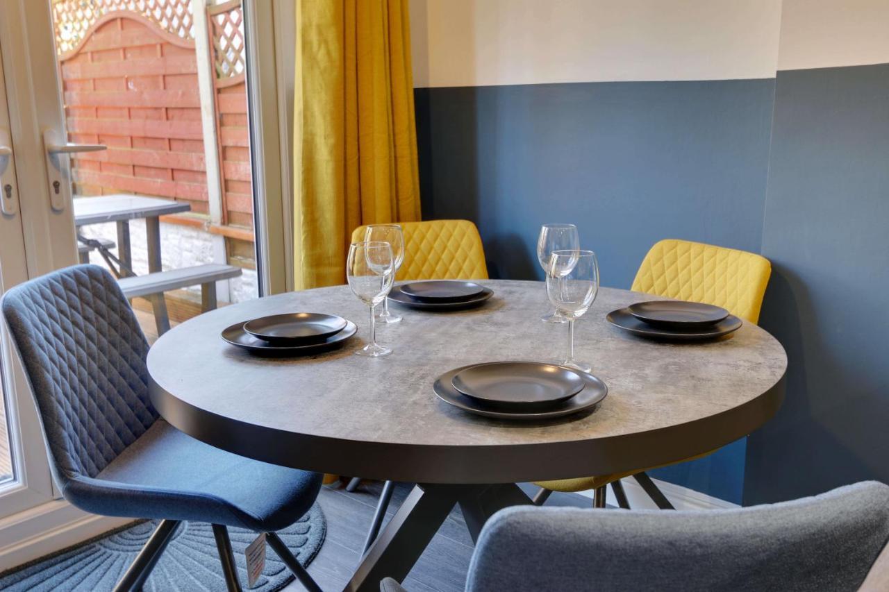 #Upmarket, Exceptional 4 Bed House, With Free Parking, Close To Amenities And Supermarkets Σέφιλντ Εξωτερικό φωτογραφία