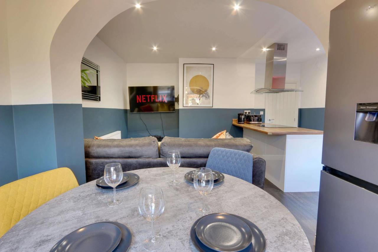 #Upmarket, Exceptional 4 Bed House, With Free Parking, Close To Amenities And Supermarkets Σέφιλντ Εξωτερικό φωτογραφία
