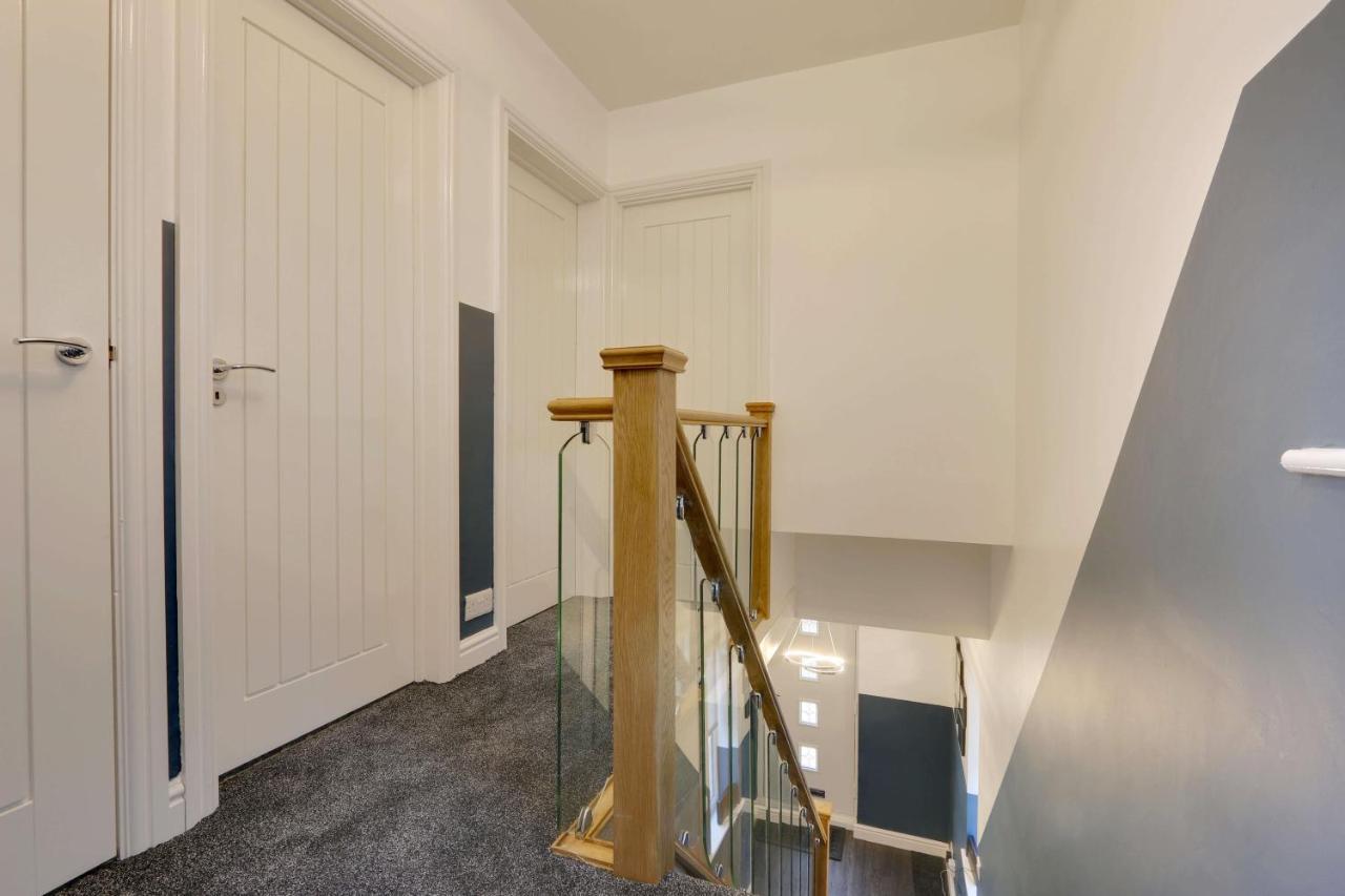 #Upmarket, Exceptional 4 Bed House, With Free Parking, Close To Amenities And Supermarkets Σέφιλντ Εξωτερικό φωτογραφία